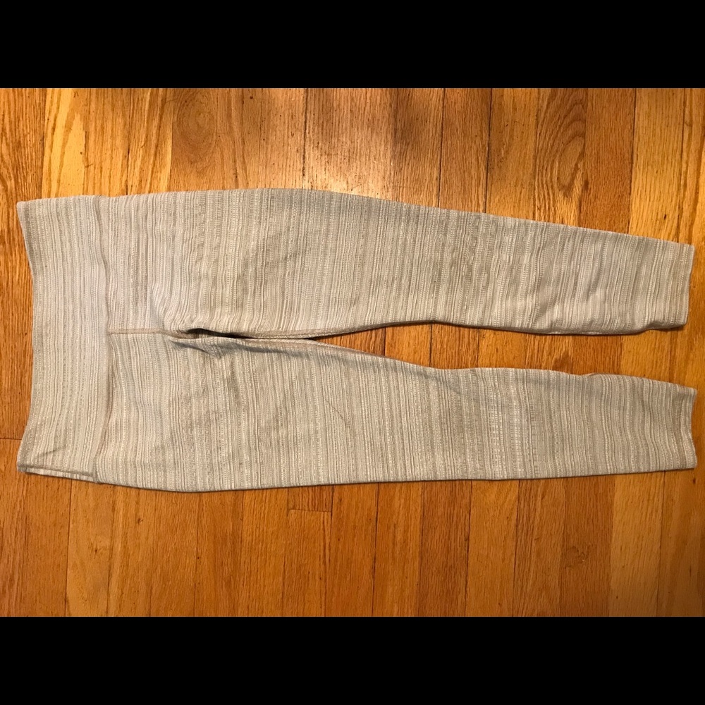 Athletes women’s leggings! Size medium, worn once!